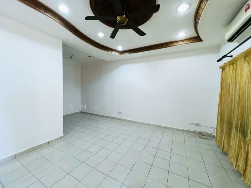Rumah Teres 2 Tingkat untuk Dijual di Kajang (Selangor) - Zamani Ishak - Living Room - PropertyGuru.com.my