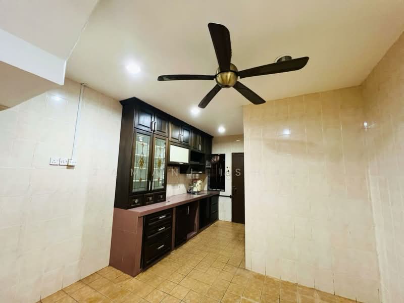 Rumah Teres 2 Tingkat untuk Dijual di Kajang (Selangor) - Zamani Ishak - Kitchen - PropertyGuru.com.my