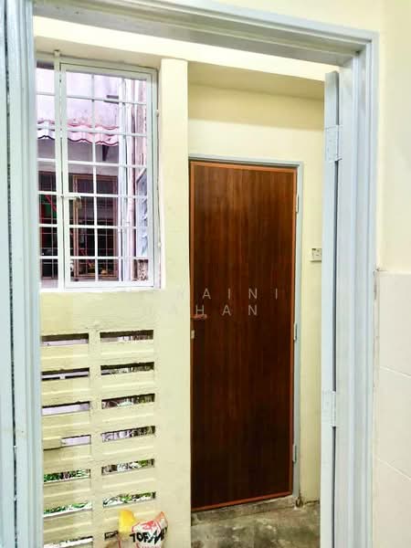 Flat for Sale at Dataran Otomobil - Noraini Dahan - Entrance - PropertyGuru.com.my