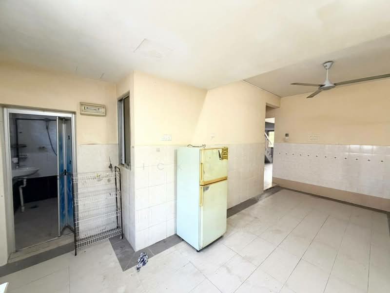 2-storey Terraced House for Rent in Bandar Indahpura (Kulai) - Nick Low - Kitchen - PropertyGuru.com.my