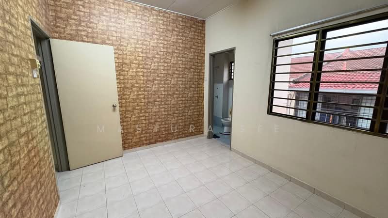 2-storey Terraced House for Sale in Sungai Buloh (Selangor) - Mastura See - Interior - PropertyGuru.com.my
