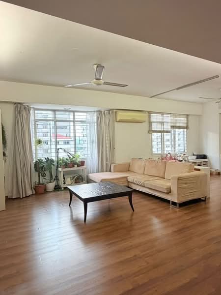 Kondominium untuk Dijual di Kelana Puteri - Keith Tan - Living Room - PropertyGuru.com.my