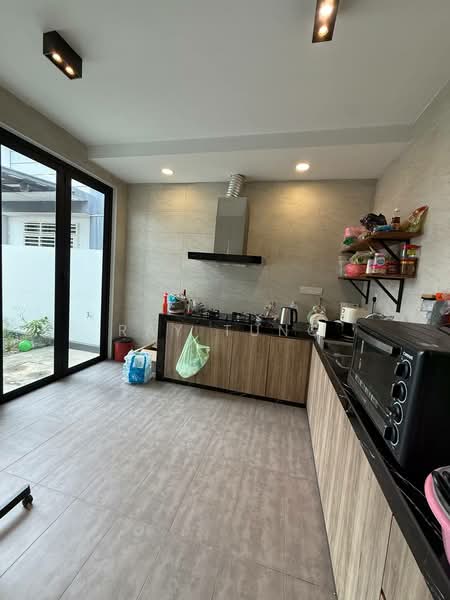 Cluster House for Sale in Taman Adda Heights (Tebrau) - Ray Tung - Kitchen - PropertyGuru.com.my