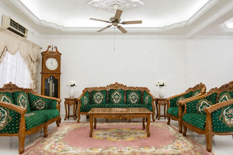 2-storey Terraced House for Sale in Taman Kluang (Kluang) - Zira . - Living Room - PropertyGuru.com.my