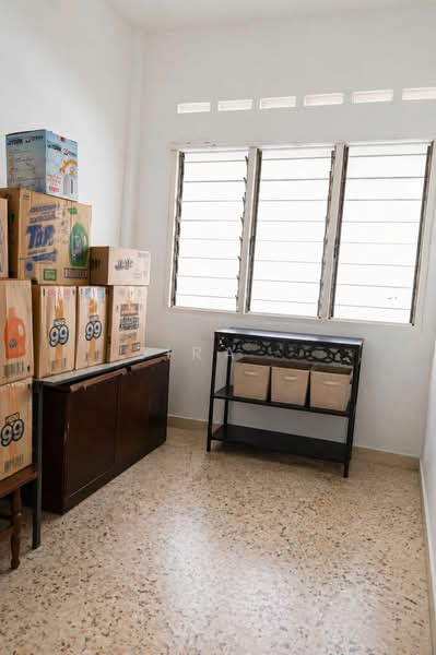 2-storey Terraced House for Sale in Taman Kluang (Kluang) - Zira . - Interior - PropertyGuru.com.my