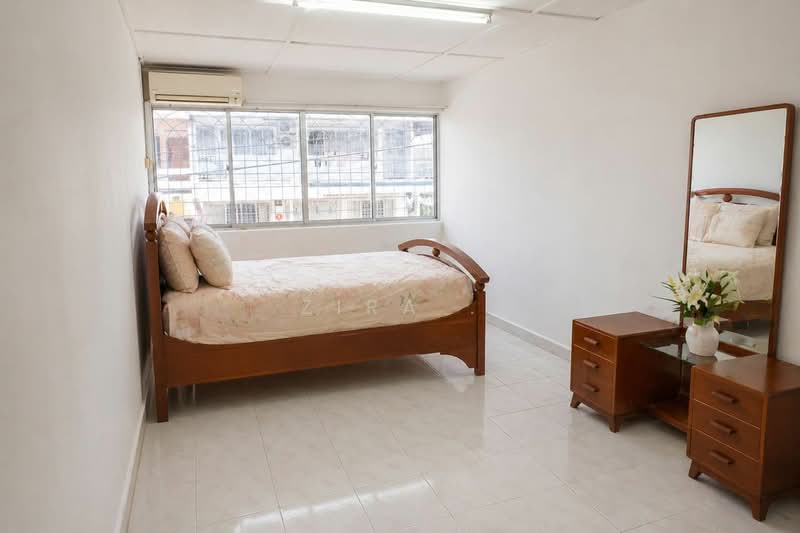 2-storey Terraced House for Sale in Taman Kluang (Kluang) - Zira . - Bedroom - PropertyGuru.com.my