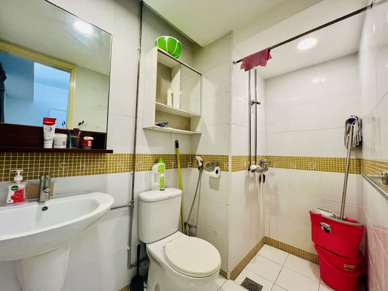 Service Residence for Sale at i-Zen @ Kiara 1 - Chong Teck Seng - Bathroom - PropertyGuru.com.my