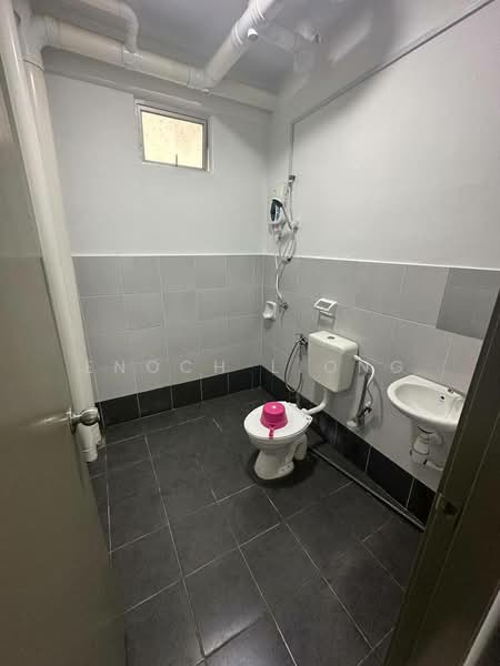 Rumah Flat untuk Disewa di PANGSAPURI PULAI MUTIARA 3 - Enoch Liong - Bathroom - PropertyGuru.com.my