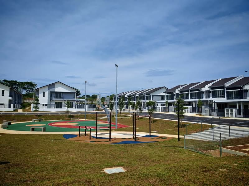 Rumah Teres 2 Tingkat untuk Dijual di Amverton Hills (Sungai Buloh) - Nicholas Kok Keen Chong - Exterior - PropertyGuru.com.my