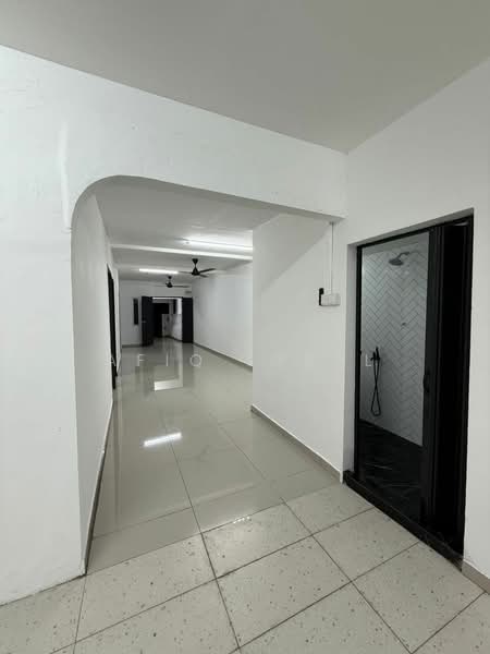 Rumah Teres untuk Disewa di Taman Greenwood (Batu Caves) - Afiq Iqbal - Corridor - PropertyGuru.com.my
