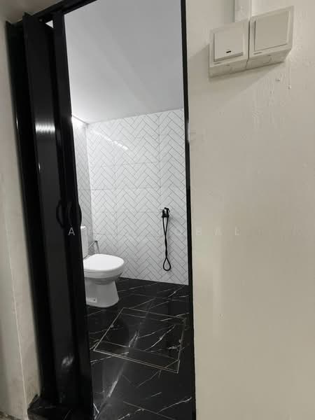 Rumah Teres untuk Disewa di Taman Greenwood (Batu Caves) - Afiq Iqbal - Bathroom - PropertyGuru.com.my
