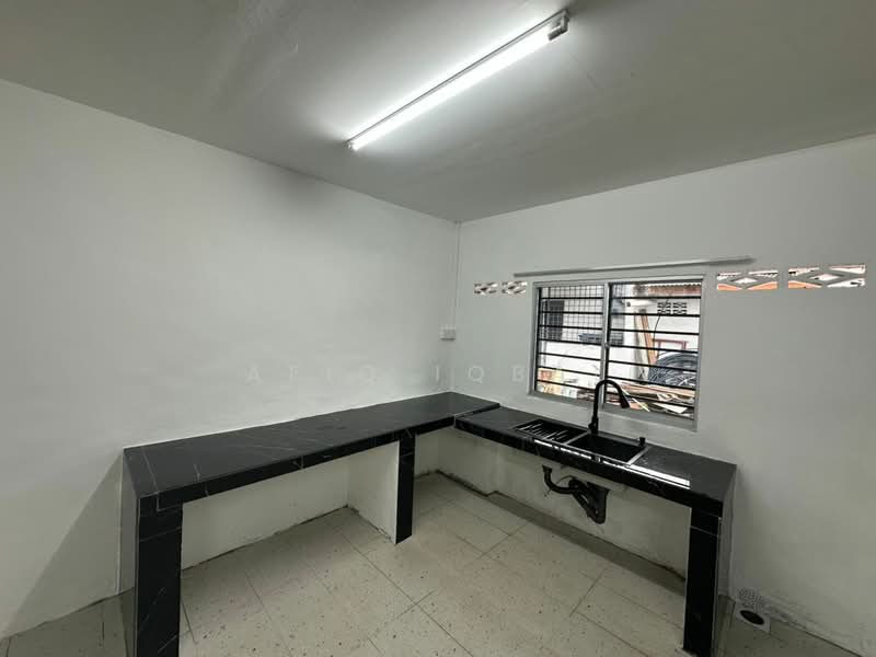 Rumah Teres untuk Disewa di Taman Greenwood (Batu Caves) - Afiq Iqbal - Kitchen - PropertyGuru.com.my