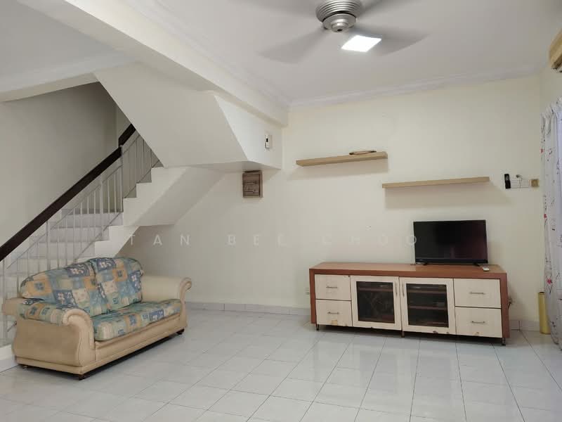 2-storey Terraced House for Rent in TAMAN PUCHONG UTAMA (Puchong) - Tan Bee Choo - Living Room - PropertyGuru.com.my
