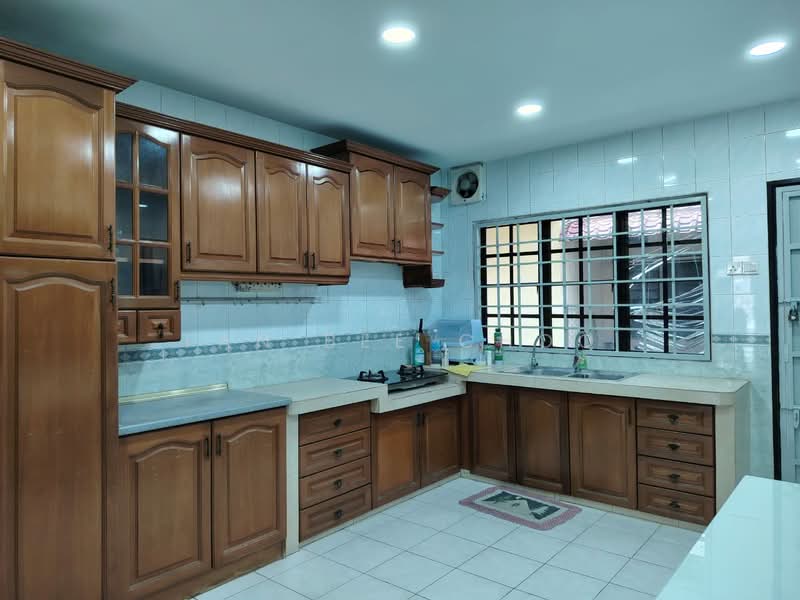 2-storey Terraced House for Rent in TAMAN PUCHONG UTAMA (Puchong) - Tan Bee Choo - Kitchen - PropertyGuru.com.my