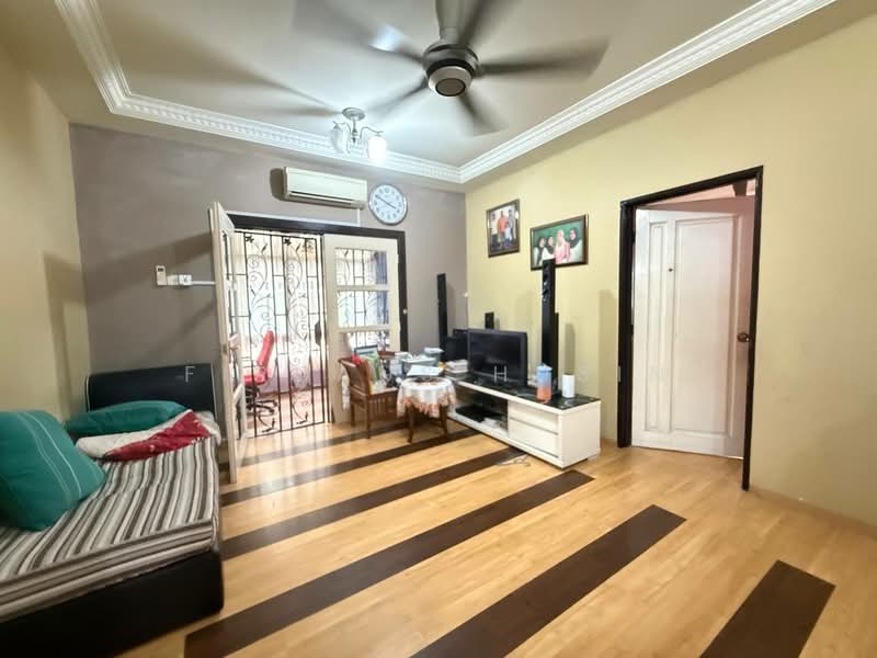 Terraced House for Sale in Taman Bukit Permata (Selayang) - Firdaus Husin - Living Room - PropertyGuru.com.my