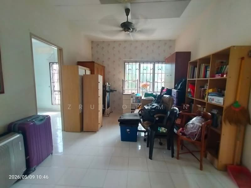 Semi-Detached House for Sale in Taman Kemuning (Senawang) - Azrul Othman - Living Room - PropertyGuru.com.my