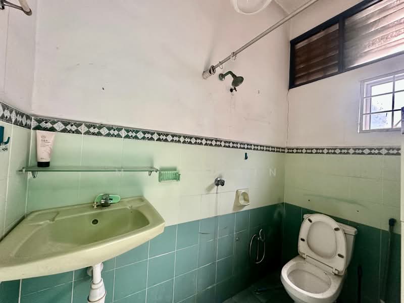 Rumah Teres 2 Tingkat untuk Dijual di Taman Bakti (Ampang) - M.J Zairin - Bathroom - PropertyGuru.com.my