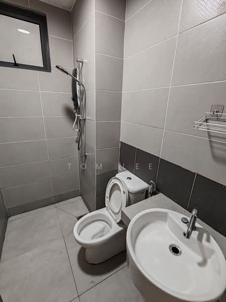 Service Residence for Rent at Amerin Residence - Tom Lee - Bathroom - PropertyGuru.com.my