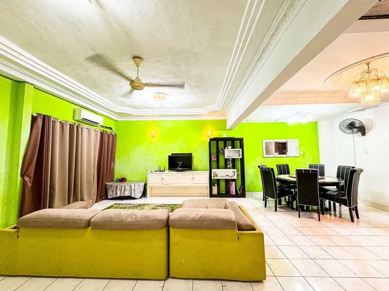 2-storey Terraced House for Sale in Ampang (Selangor) - M.J Zairin - Living Room - PropertyGuru.com.my