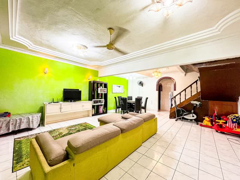 2-storey Terraced House for Sale in Ampang (Selangor) - M.J Zairin - Living Room - PropertyGuru.com.my