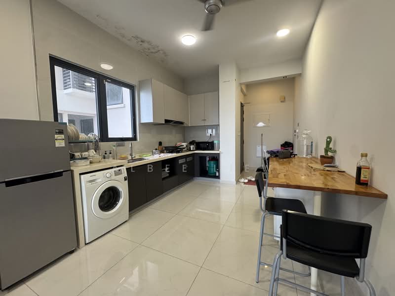 Kondominium untuk Disewa di Bay Point @ Country Garden Danga Bay - Albee Liew - Kitchen - PropertyGuru.com.my