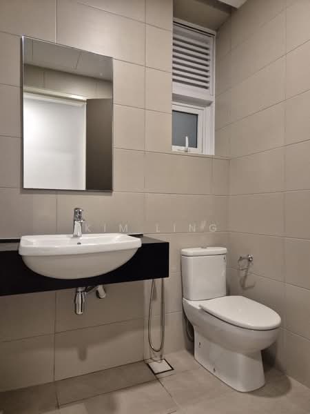 Service Residence for Rent at Met 1 Residences - Kim Ling - Master Bathroom - PropertyGuru.com.my