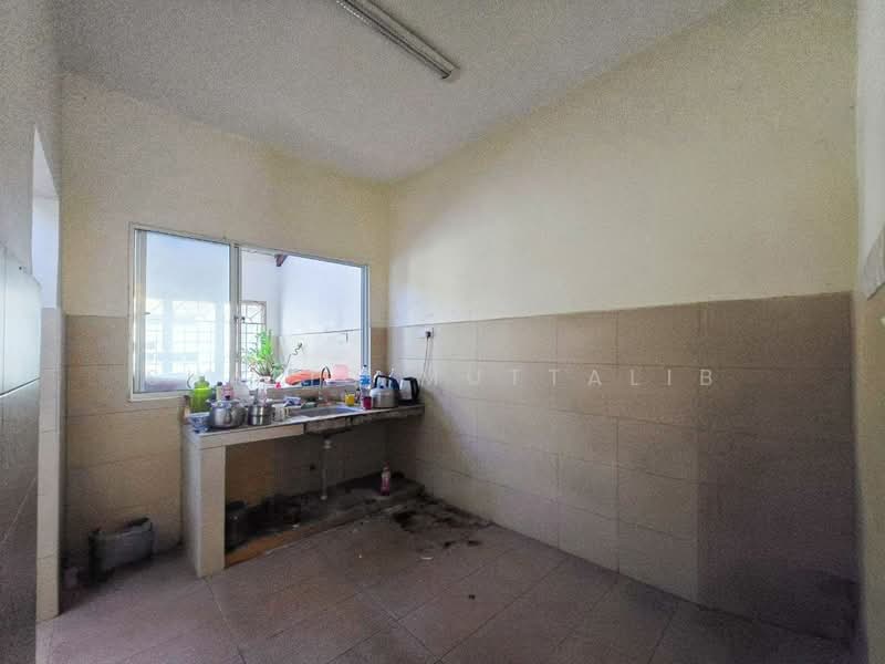 2-storey Terraced House for Sale in Jalan Kuching (Kuala Lumpur) - Shafiq Muttalib - Kitchen - PropertyGuru.com.my