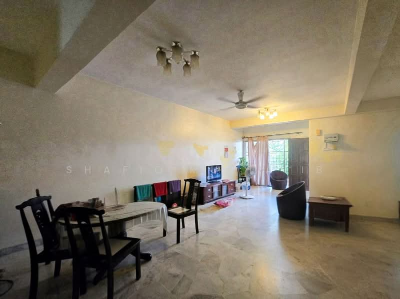 2-storey Terraced House for Sale in Jalan Kuching (Kuala Lumpur) - Shafiq Muttalib - Living Room - PropertyGuru.com.my