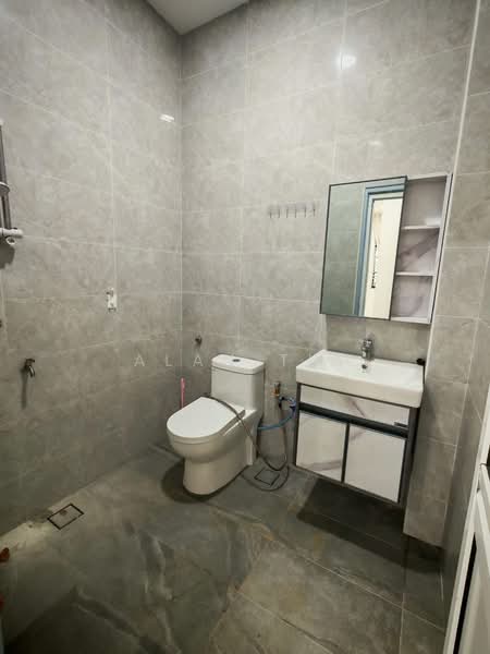 1-storey Terraced House for Rent in Taman Pelangi Indah (Ulu Tiram) - Alan Tia - Bathroom - PropertyGuru.com.my