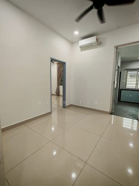 1-storey Terraced House for Rent in Taman Pelangi Indah (Ulu Tiram) - Alan Tia - Interior - PropertyGuru.com.my
