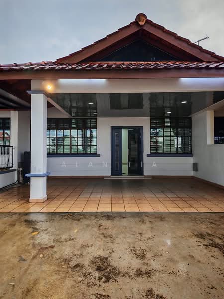 1-storey Terraced House for Rent in Taman Pelangi Indah (Ulu Tiram) - Alan Tia - Exterior - PropertyGuru.com.my
