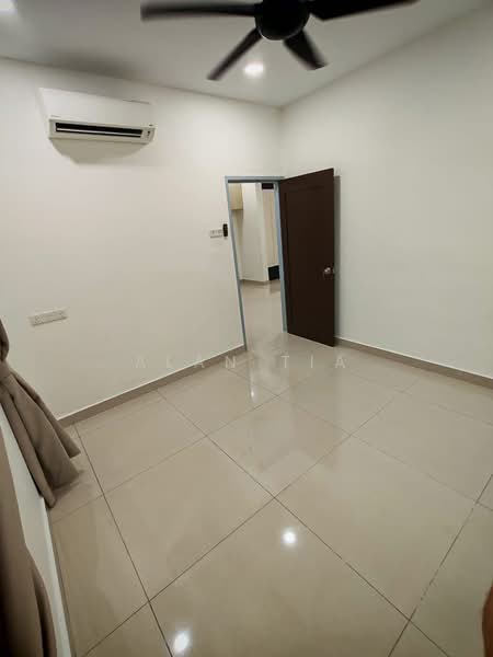 1-storey Terraced House for Rent in Taman Pelangi Indah (Ulu Tiram) - Alan Tia - Interior - PropertyGuru.com.my