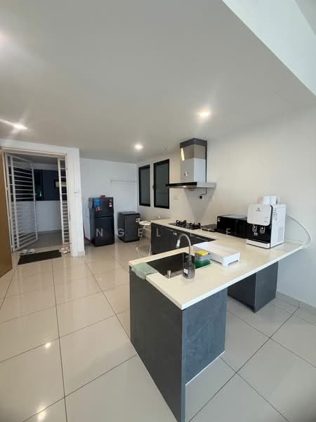 Service Residence for Rent at Southkey Mosaic - Angel Lee - Kitchen - PropertyGuru.com.my