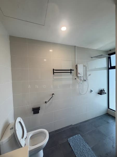 Service Residence for Rent at Southkey Mosaic - Angel Lee - Bathroom - PropertyGuru.com.my