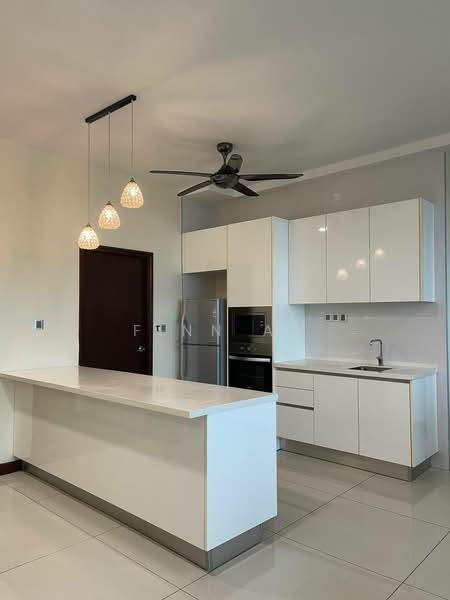 Service Residence for Sale at Paragon Residences @ Straits View - Finn Aw - Kitchen - PropertyGuru.com.my