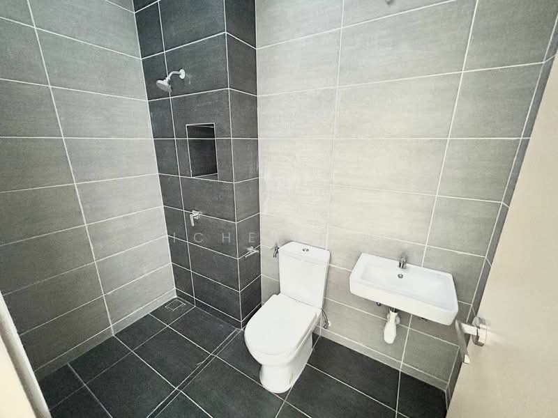 Rumah Teres 2 Tingkat untuk Dijual di Bandar Dato Onn (Tebrau) - Michelle He - Bathroom - PropertyGuru.com.my