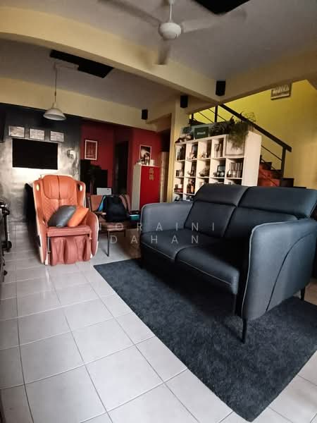 Rumah Teres untuk Dijual di Seksyen 32, Kemuning Green Ville (Shah Alam) - Noraini Dahan - Living Room - PropertyGuru.com.my
