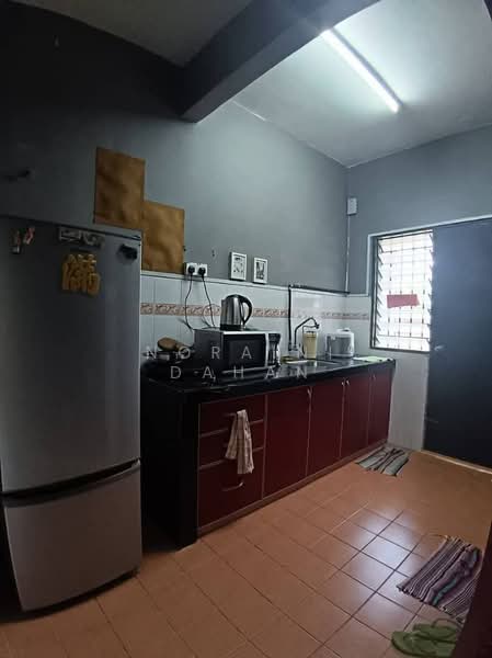 Rumah Teres untuk Dijual di Seksyen 32, Kemuning Green Ville (Shah Alam) - Noraini Dahan - Kitchen - PropertyGuru.com.my