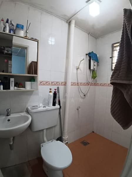 Rumah Teres untuk Dijual di Seksyen 32, Kemuning Green Ville (Shah Alam) - Noraini Dahan - Bathroom - PropertyGuru.com.my