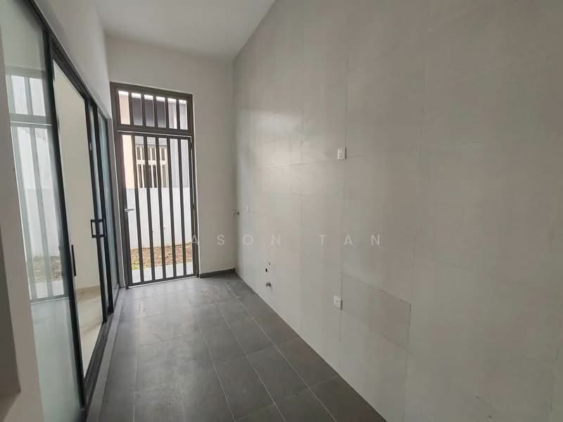 Cluster House for Sale in Austin Crest (Johor Bahru) - Jason Tan - Entrance - PropertyGuru.com.my