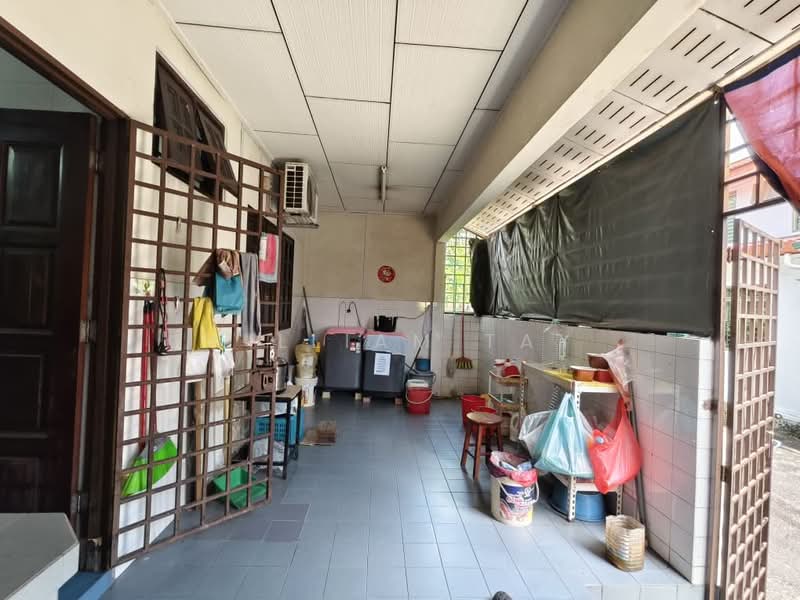Rumah Teres 2 Tingkat untuk Dijual di Taman Molek (Johor Bahru) - William Tay - Exterior - PropertyGuru.com.my