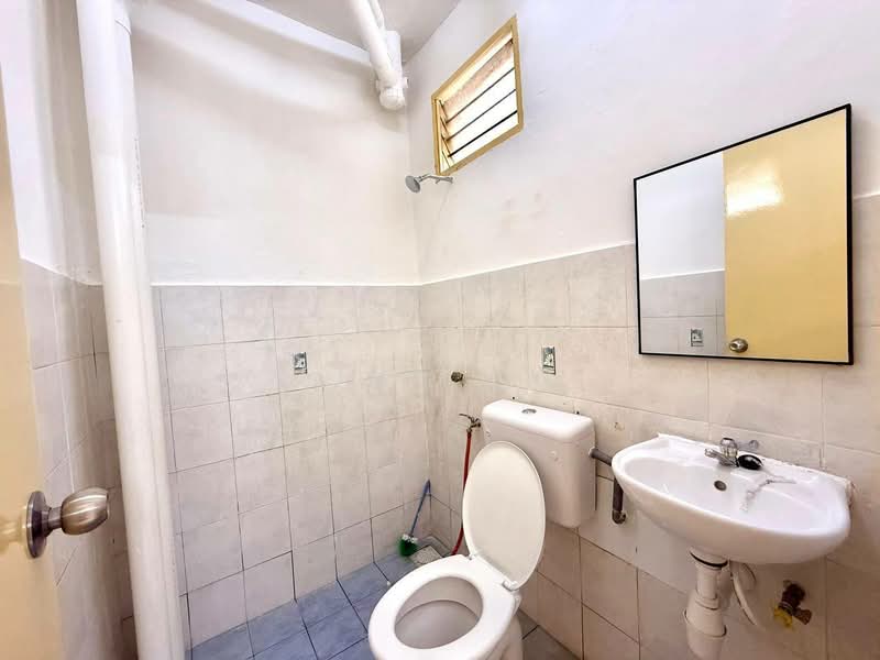 Apartment for Sale at Villa Krystal @ Bandar Selesa Jaya - Finn Aw - Bathroom - PropertyGuru.com.my