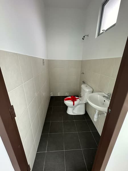 Rumah Teres 2 Tingkat untuk Dijual di Taman Rambai Indah (Jenjarom) - Jaysen See - Bathroom - PropertyGuru.com.my