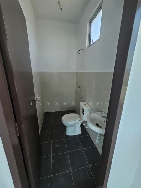 2-storey Terraced House for Sale in Taman Rambai Indah (Jenjarom) - Jaysen See - Bathroom - PropertyGuru.com.my