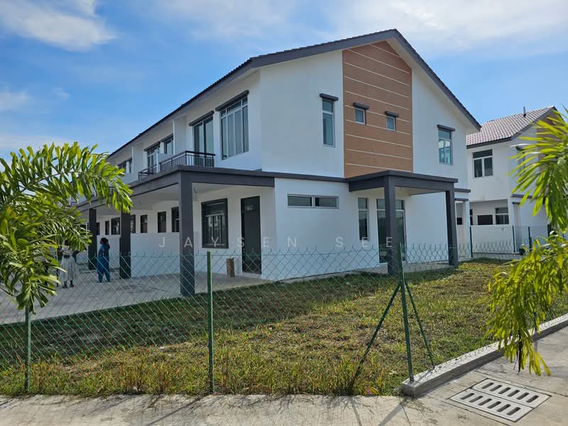2-storey Terraced House for Sale in Taman Rambai Indah (Jenjarom) - Jaysen See - Exterior - PropertyGuru.com.my