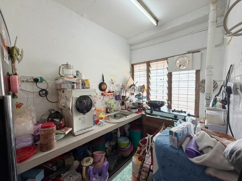 Pangsapuri untuk Dijual di Suria Magna - Crystal Lum - Kitchen - PropertyGuru.com.my