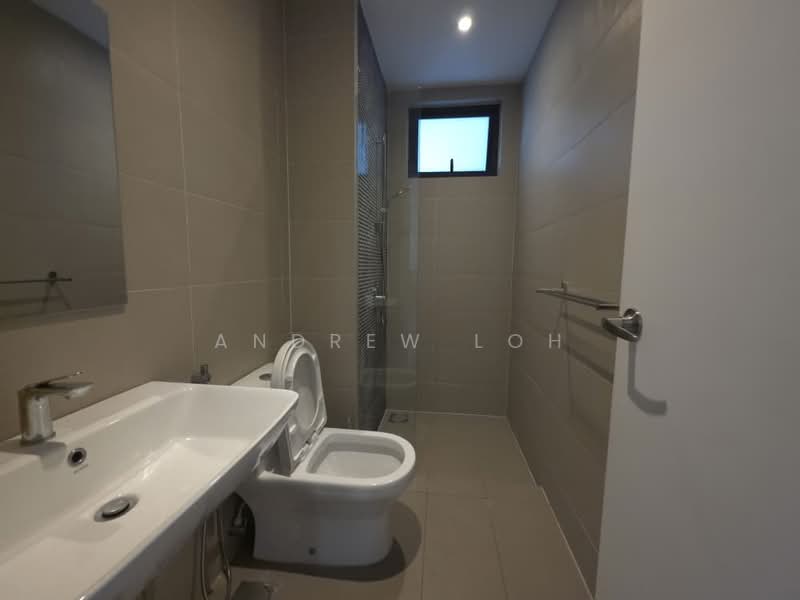 Servis Apartment untuk Disewa di Continew - Andrew Loh - Bathroom - PropertyGuru.com.my