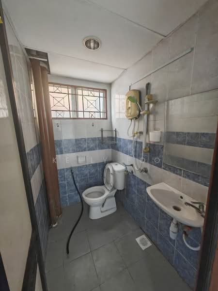 Flat for Sale at Pelangi Damasara 3 - Kelly Foo - Bathroom - PropertyGuru.com.my