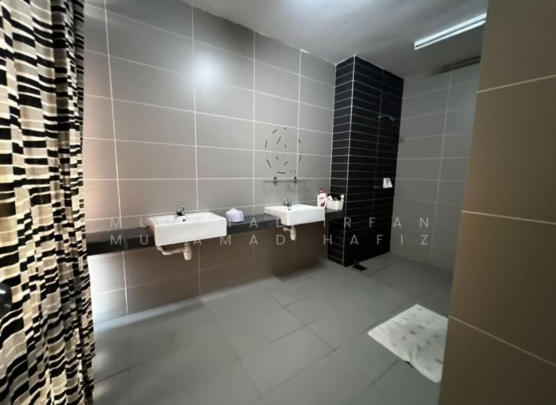 Semi-Detached House for Rent in Shah Alam (Selangor) - Muhamad Irfan Muhamad Hafiz - Bathroom - PropertyGuru.com.my