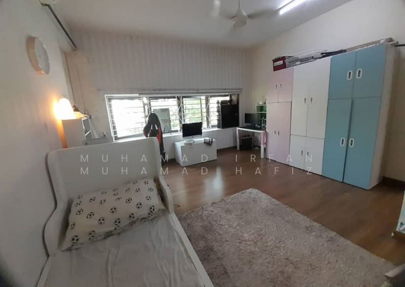 Semi-Detached House for Rent in Shah Alam (Selangor) - Muhamad Irfan Muhamad Hafiz - Bedroom - PropertyGuru.com.my